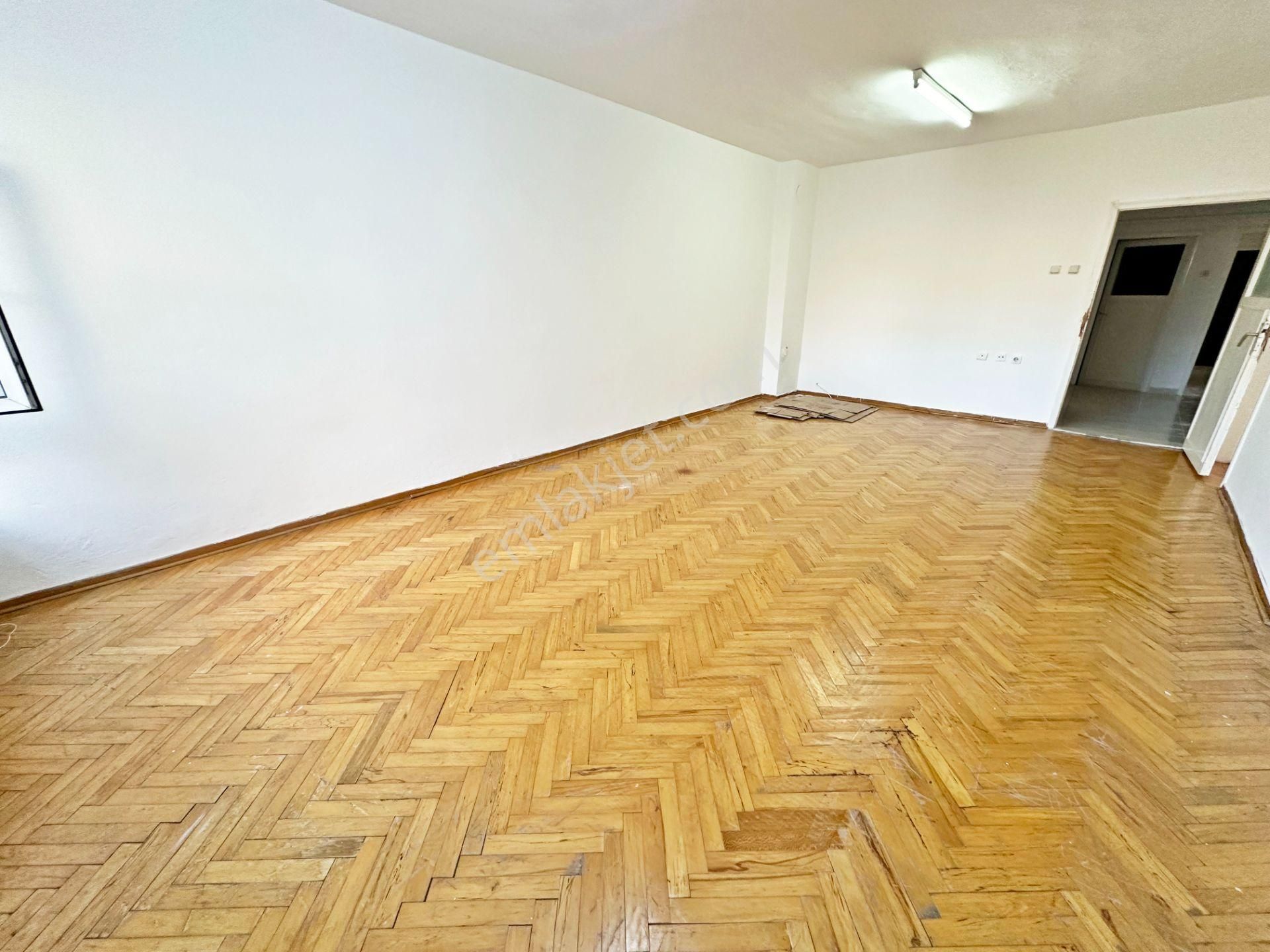 Galerıa Emlak'dan Subayevleri Son Durak Yanı 2. Kat 3+1 Mantolamalı Bina Yeni Boyalı Kiralık Daire - Görsel 6