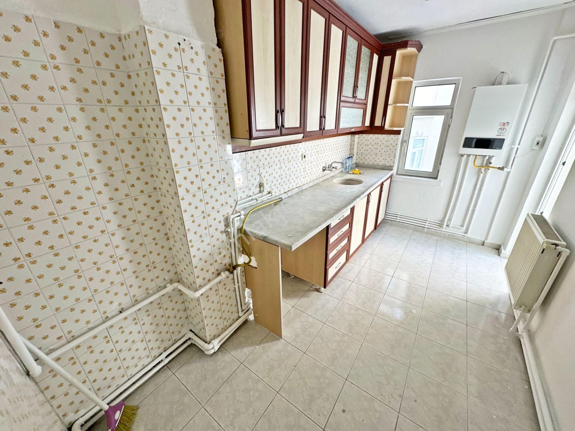 Galerıa Emlak'dan Subayevleri Son Durak Yanı 2. Kat 3+1 Mantolamalı Bina Yeni Boyalı Kiralık Daire - Görsel 15