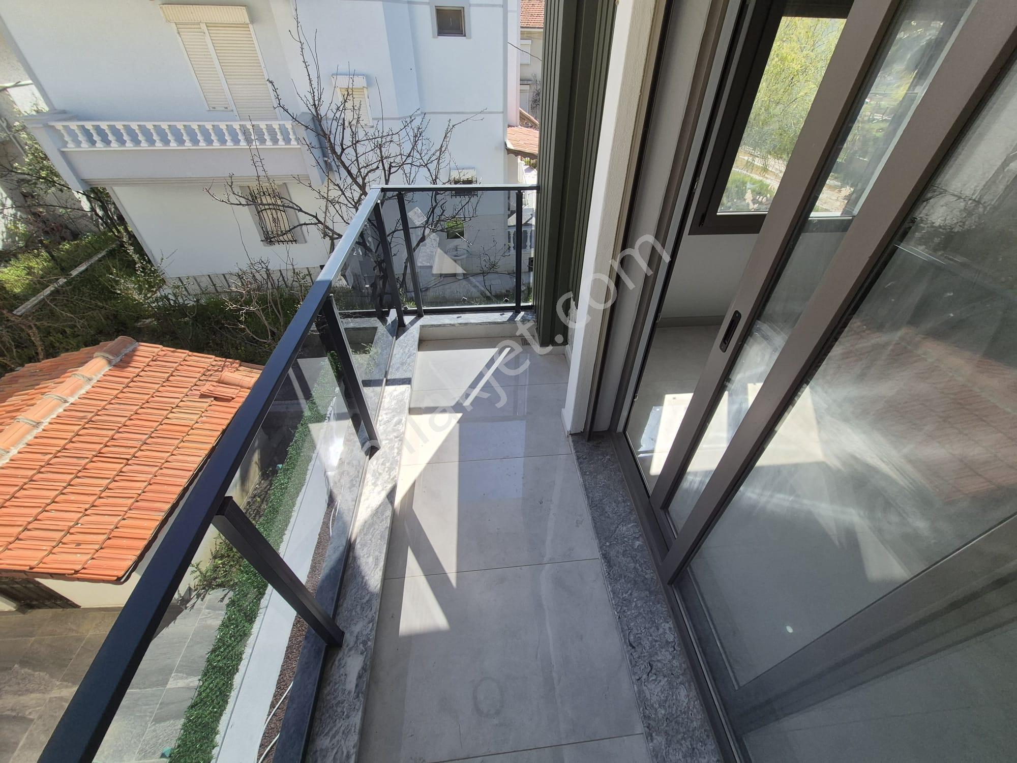 Balıkesir Edremit Tahtakuşlar'da Deniz'e Çok Yakın Satılık Tek Müstakil Villa - Görsel 18