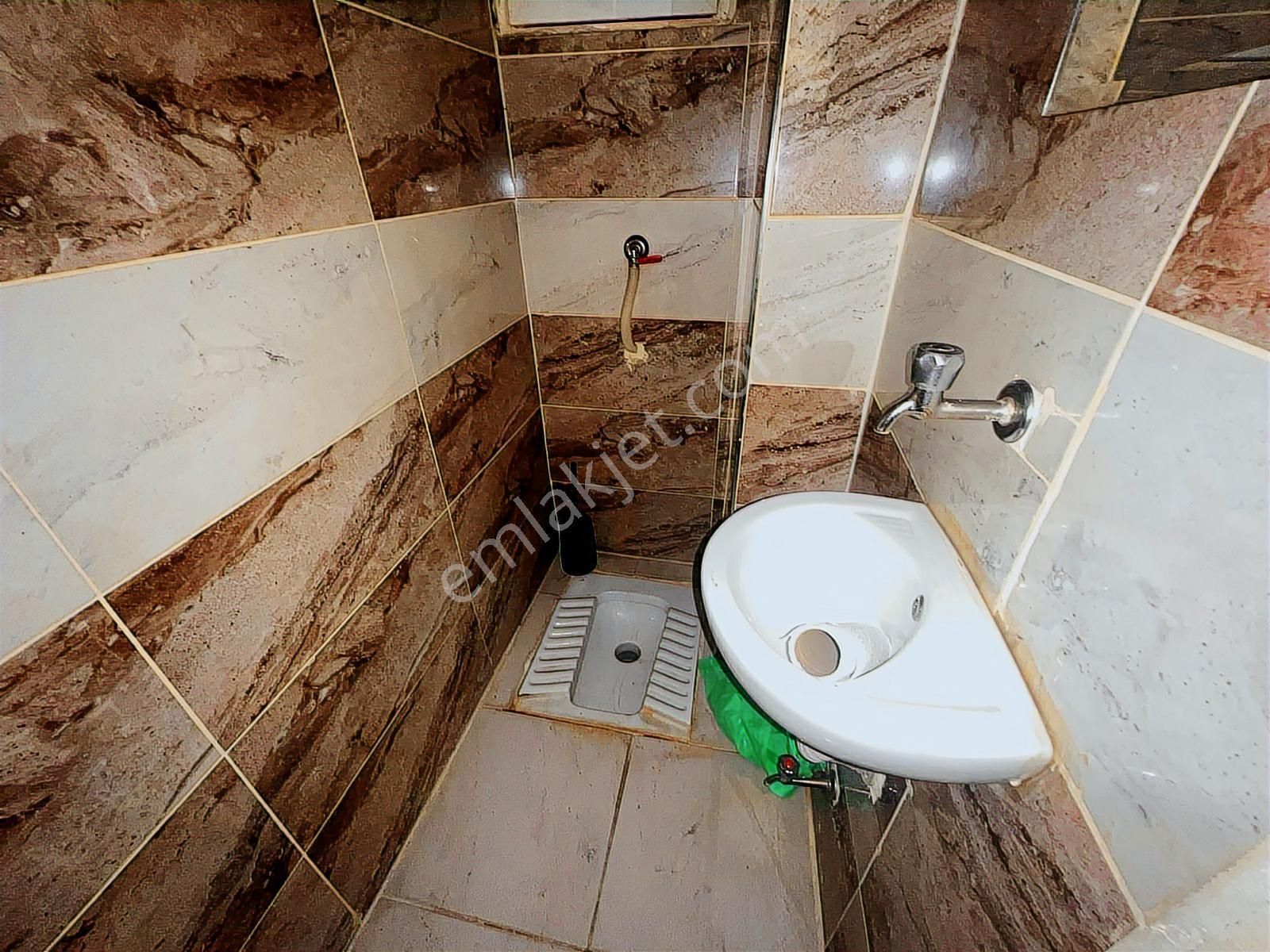 Kuyubaşı Metroya 1 Dk Tam Merkezde 1. Kat Öncephe 3+1 Yapılı - Görsel 7