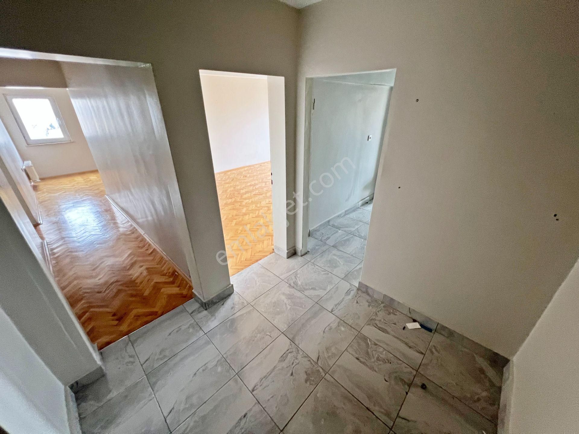 Etlik Emlakbank Blokları'nda Çift Asansörlü 2+1 Kilerli 8.kat Güney Cephe Kiralık Daire!! - Görsel 32