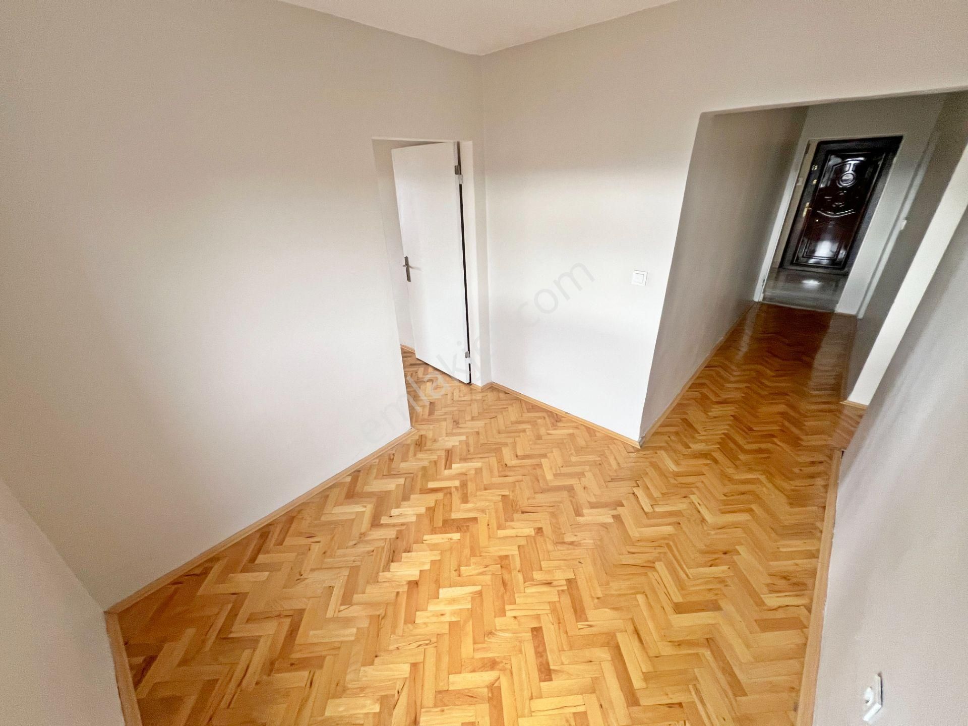 Etlik Emlakbank Blokları'nda Çift Asansörlü 2+1 Kilerli 8.kat Güney Cephe Kiralık Daire!! - Görsel 5