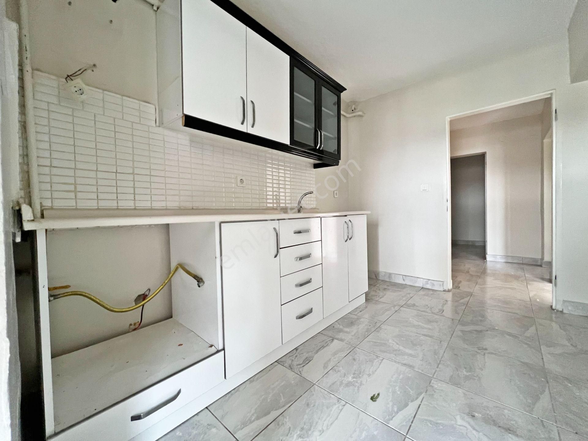 Etlik Emlakbank Blokları'nda Çift Asansörlü 2+1 Kilerli 8.kat Güney Cephe Kiralık Daire!! - Görsel 9