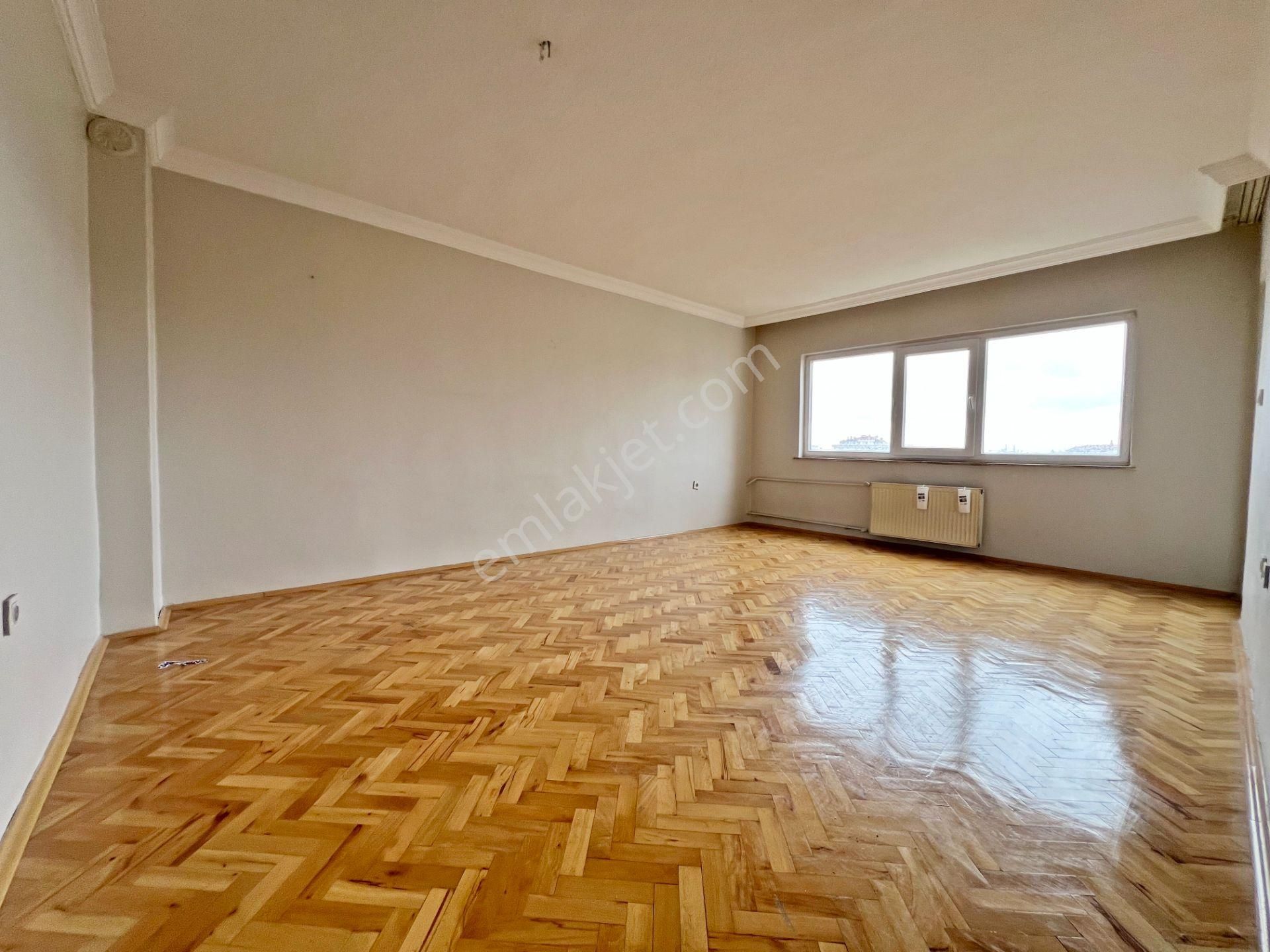 Etlik Emlakbank Blokları'nda Çift Asansörlü 2+1 Kilerli 8.kat Güney Cephe Kiralık Daire!! - Görsel 13