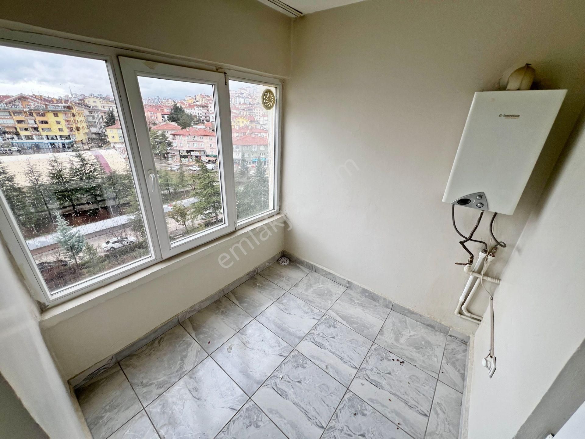 Etlik Emlakbank Blokları'nda Çift Asansörlü 2+1 Kilerli 8.kat Güney Cephe Kiralık Daire!! - Görsel 11