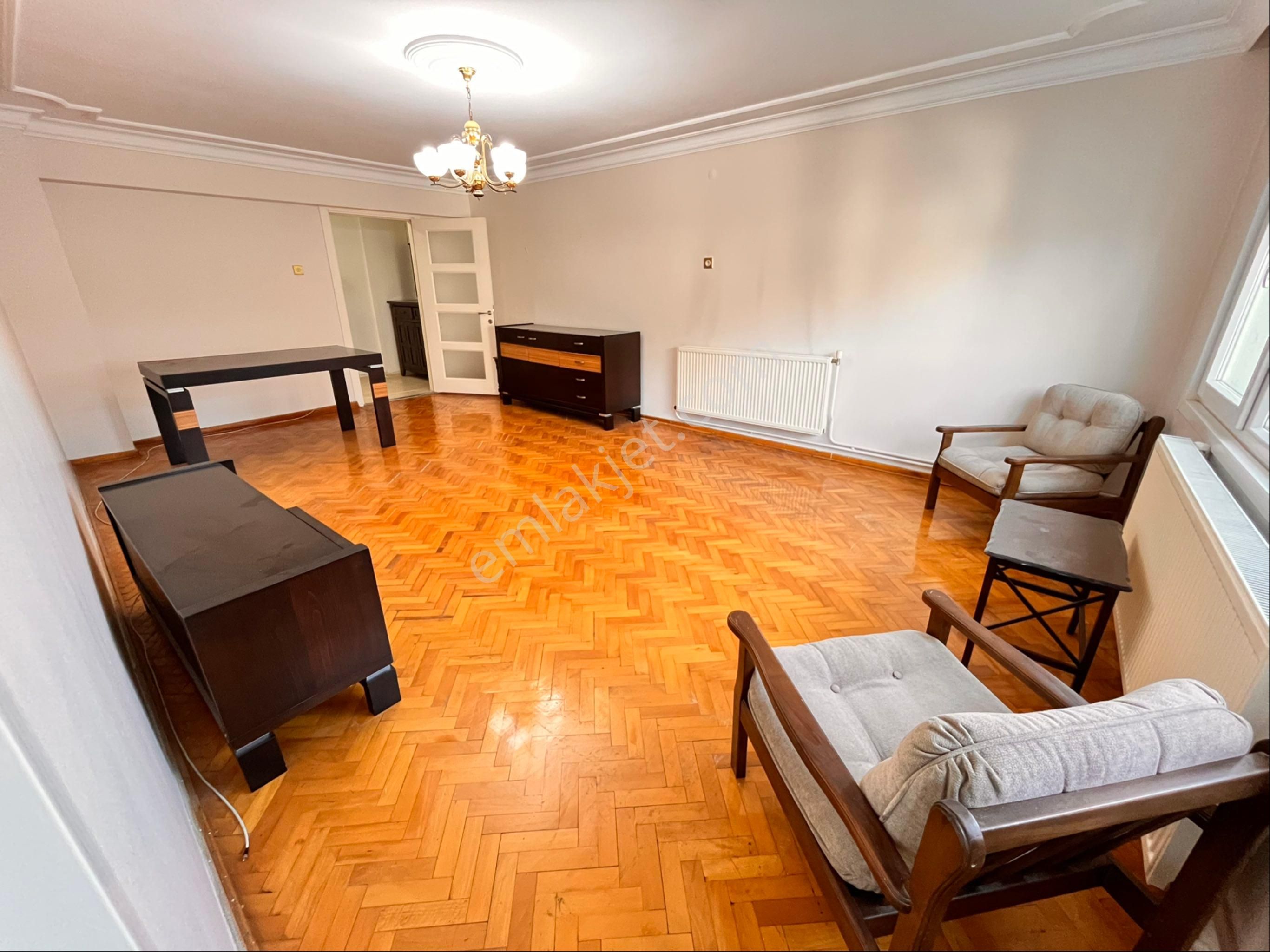 Esenyalı Da Ukep Koleji Karşısında 3+1 120m2 Otoparklı Asansörlü Köşe Daire - Görsel 2