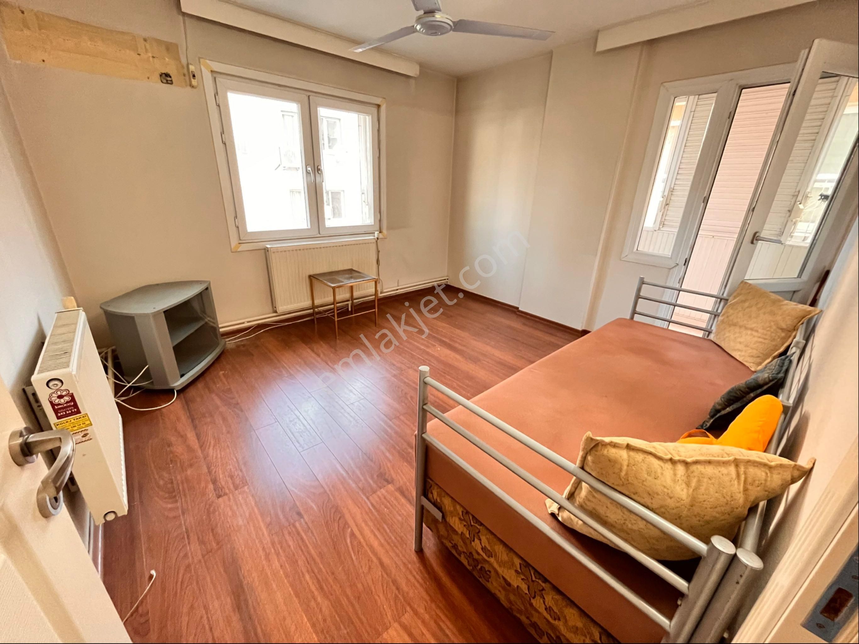 Esenyalı Da Ukep Koleji Karşısında 3+1 120m2 Otoparklı Asansörlü Köşe Daire - Görsel 14