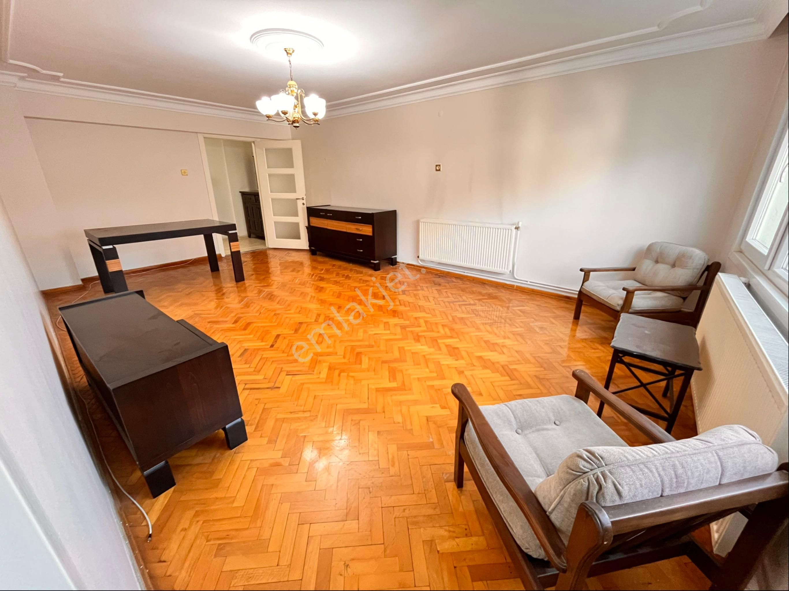 Esenyalı Da Ukep Koleji Karşısında 3+1 120m2 Otoparklı Asansörlü Köşe Daire - Görsel 4