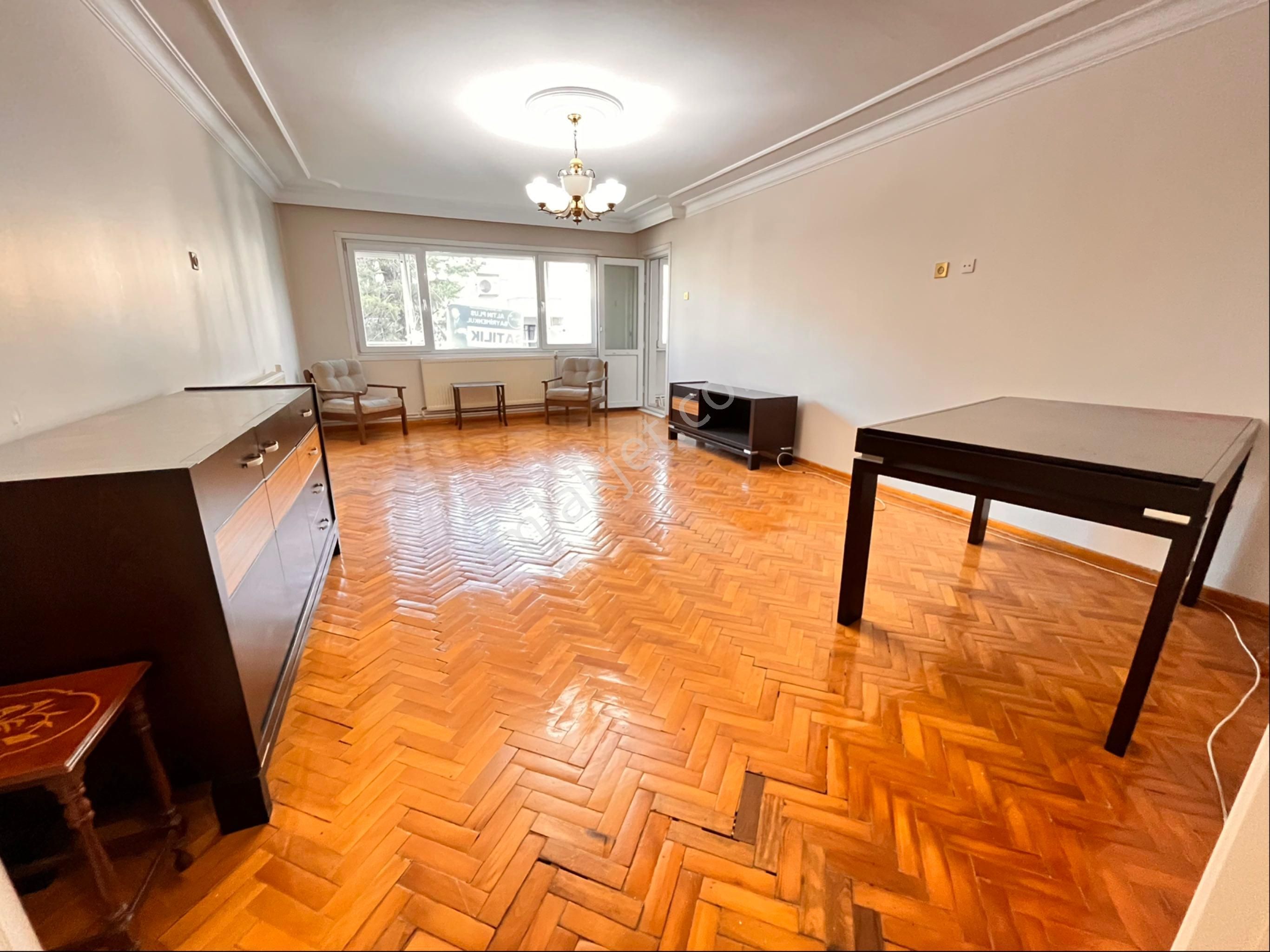 Esenyalı Da Ukep Koleji Karşısında 3+1 120m2 Otoparklı Asansörlü Köşe Daire - Görsel 3