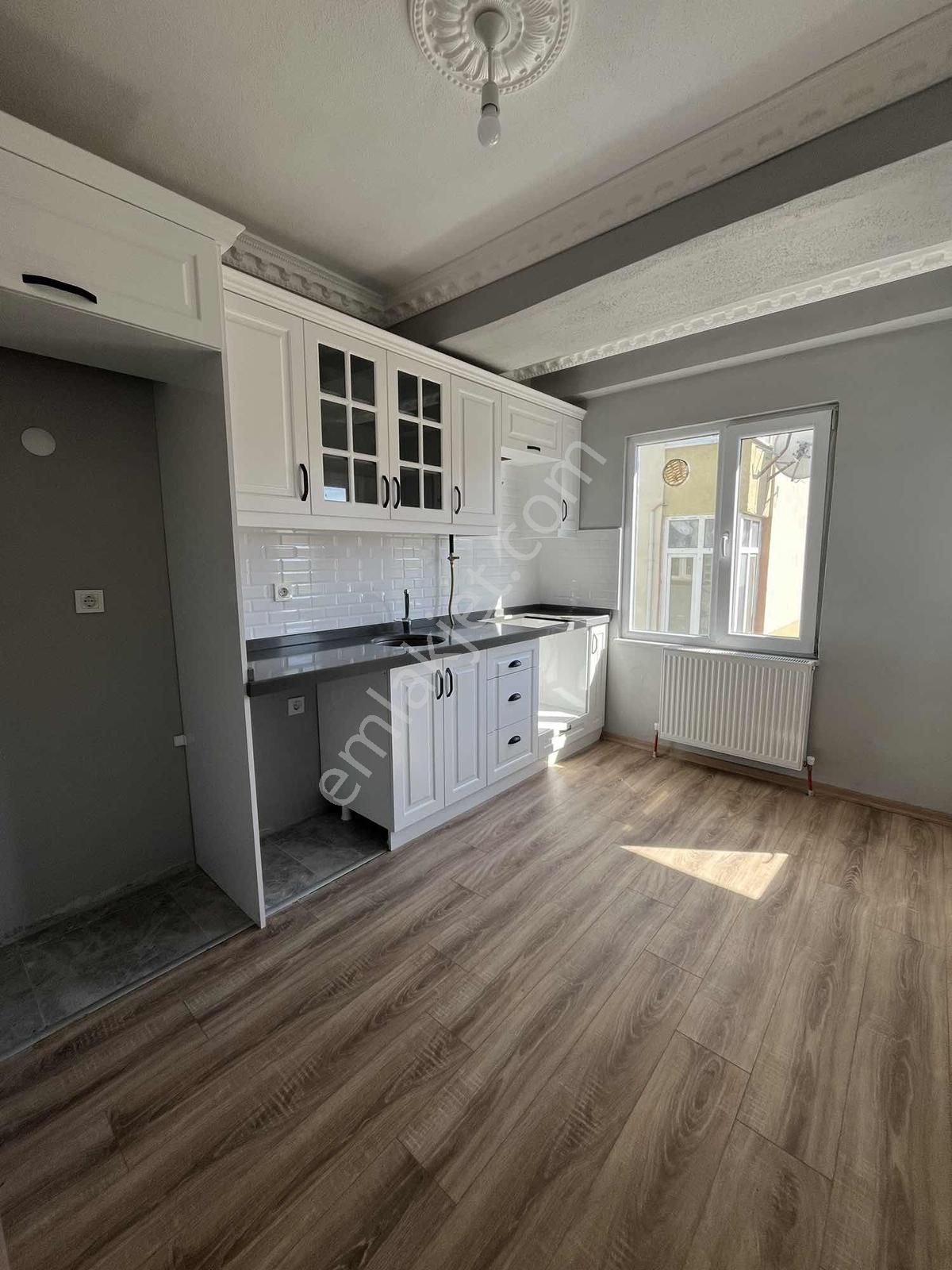 Hılal Gayrımenkul'den Amasyalılar Meydana Mevkı 2 + 1 - Görsel 4