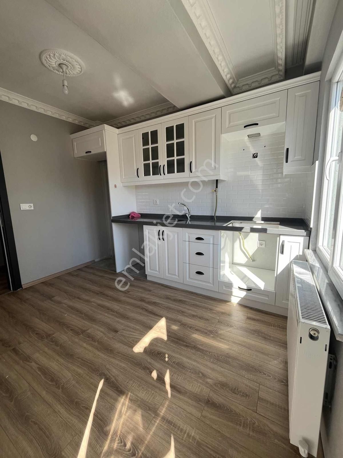 Hılal Gayrımenkul'den Amasyalılar Meydana Mevkı 2 + 1 - Görsel 16