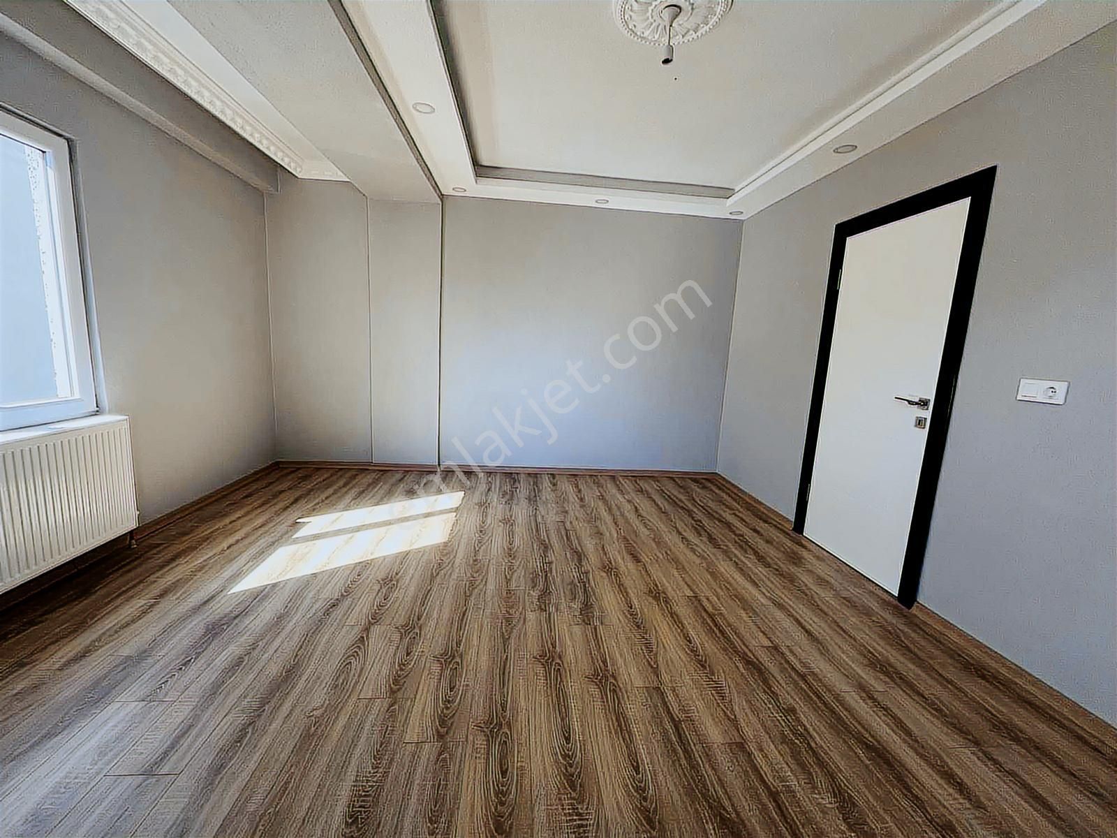 Hılal Gayrımenkul'den Amasyalılar Meydana Mevkı 2 + 1 - Görsel 2