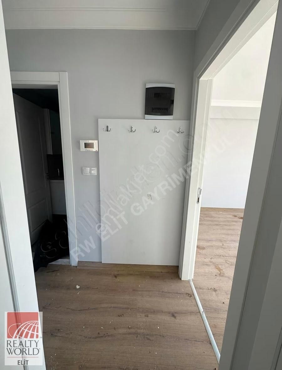 Yeni Foçada Sahile Yakın Havuzlu Site İçinde Doğalgazlı 2+1 - Görsel 4