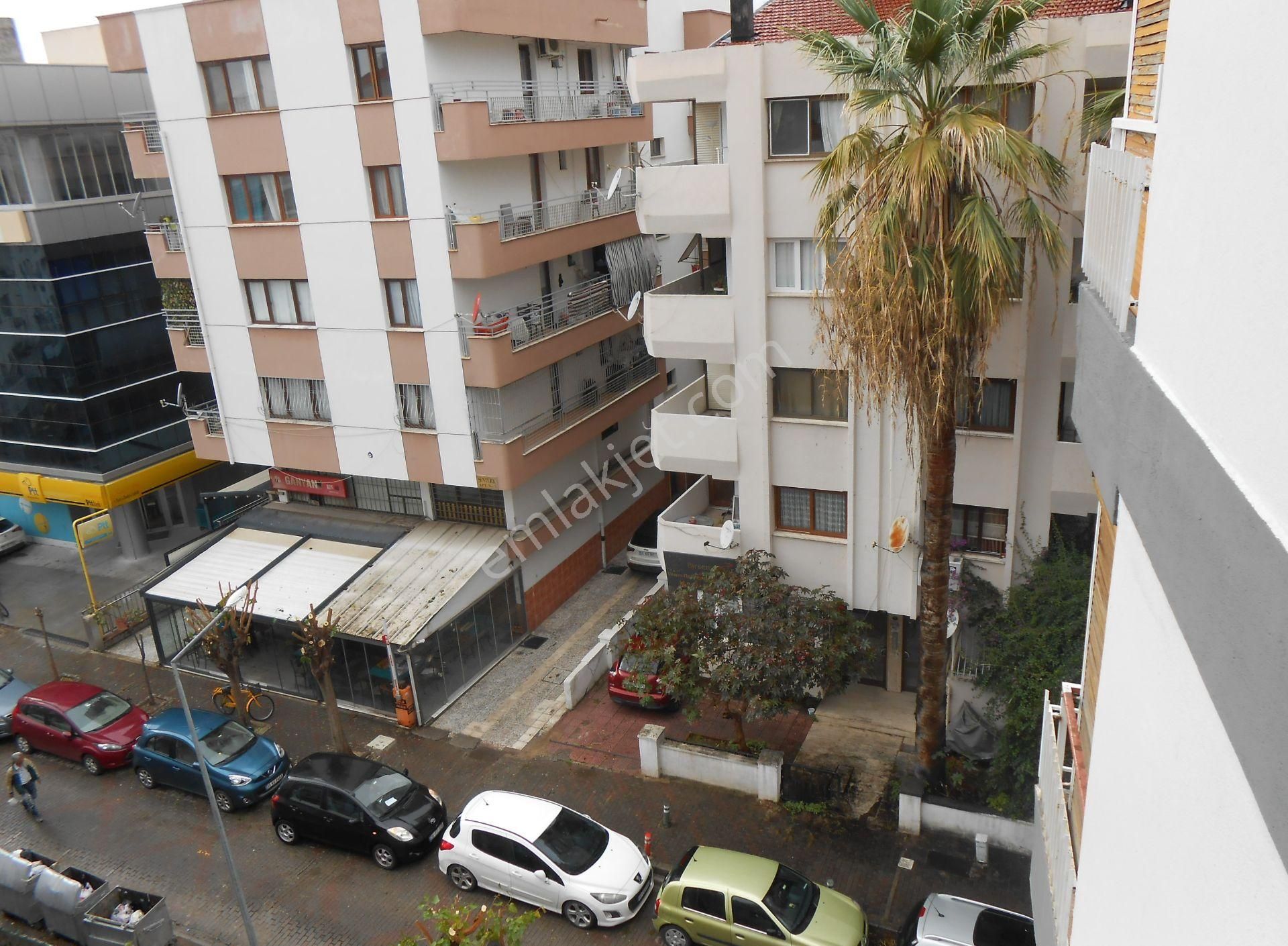 Karşıyaka İskele Ve Sahile Yakın Önü Açık Satılık Daire