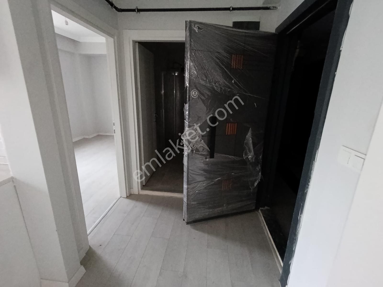 Yüksek Kredili Saat Kulesi Yakınında Asansörlü Sıfır 1+1 Daire - Görsel 4