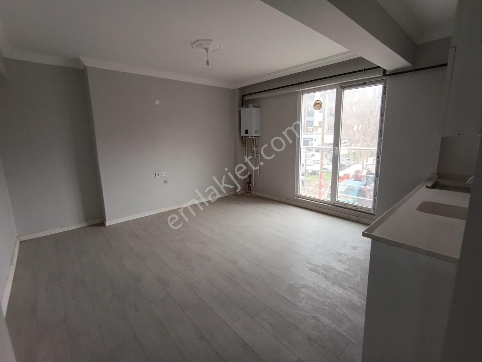 Yüksek Kredili Saat Kulesi Yakınında Asansörlü Sıfır 1+1 Daire - Görsel 3