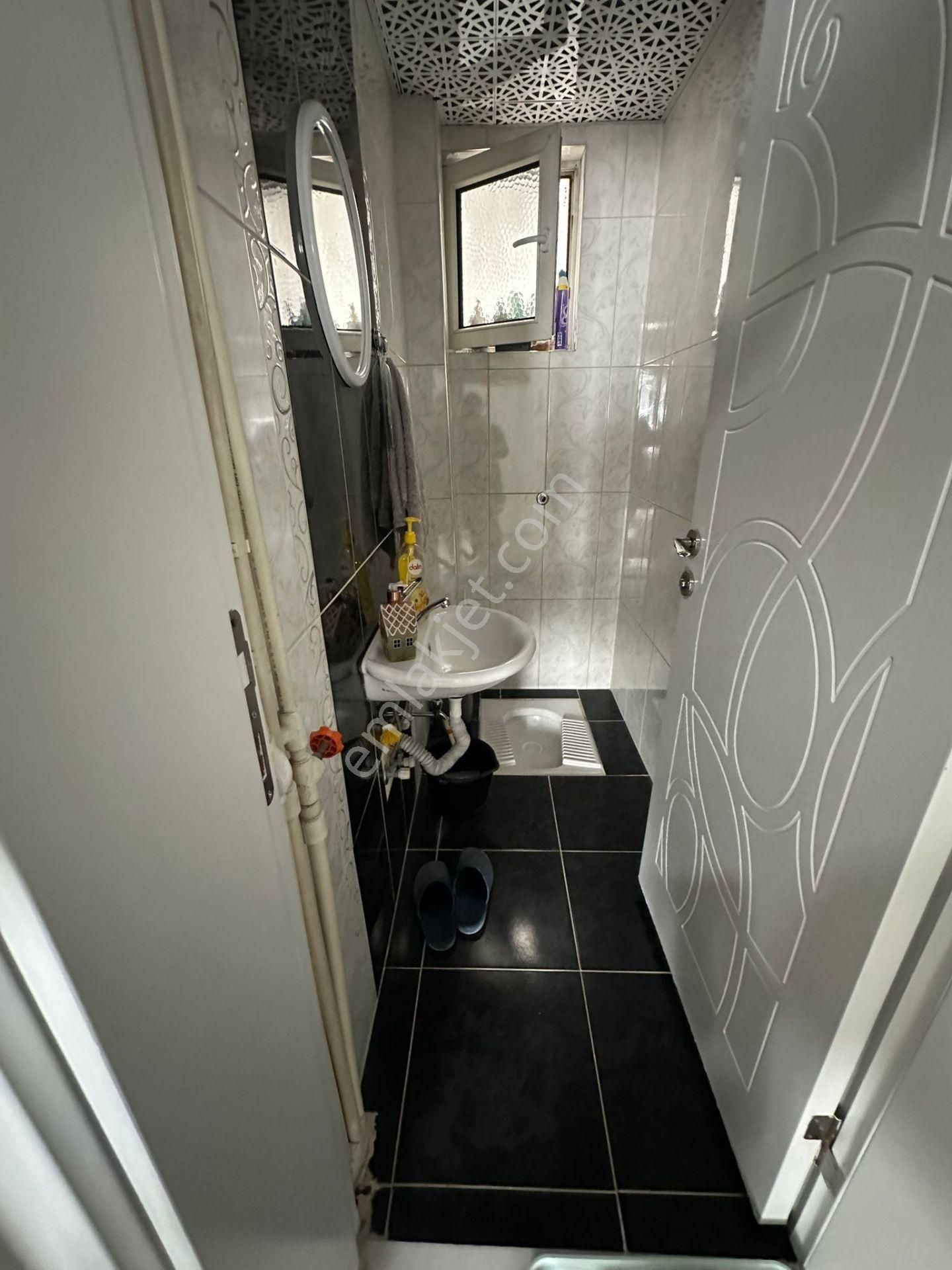 Acil ! Çavdar Sokak'da Metro Yakını 3+1 Orta Kat Ön Cep Full - Görsel 15