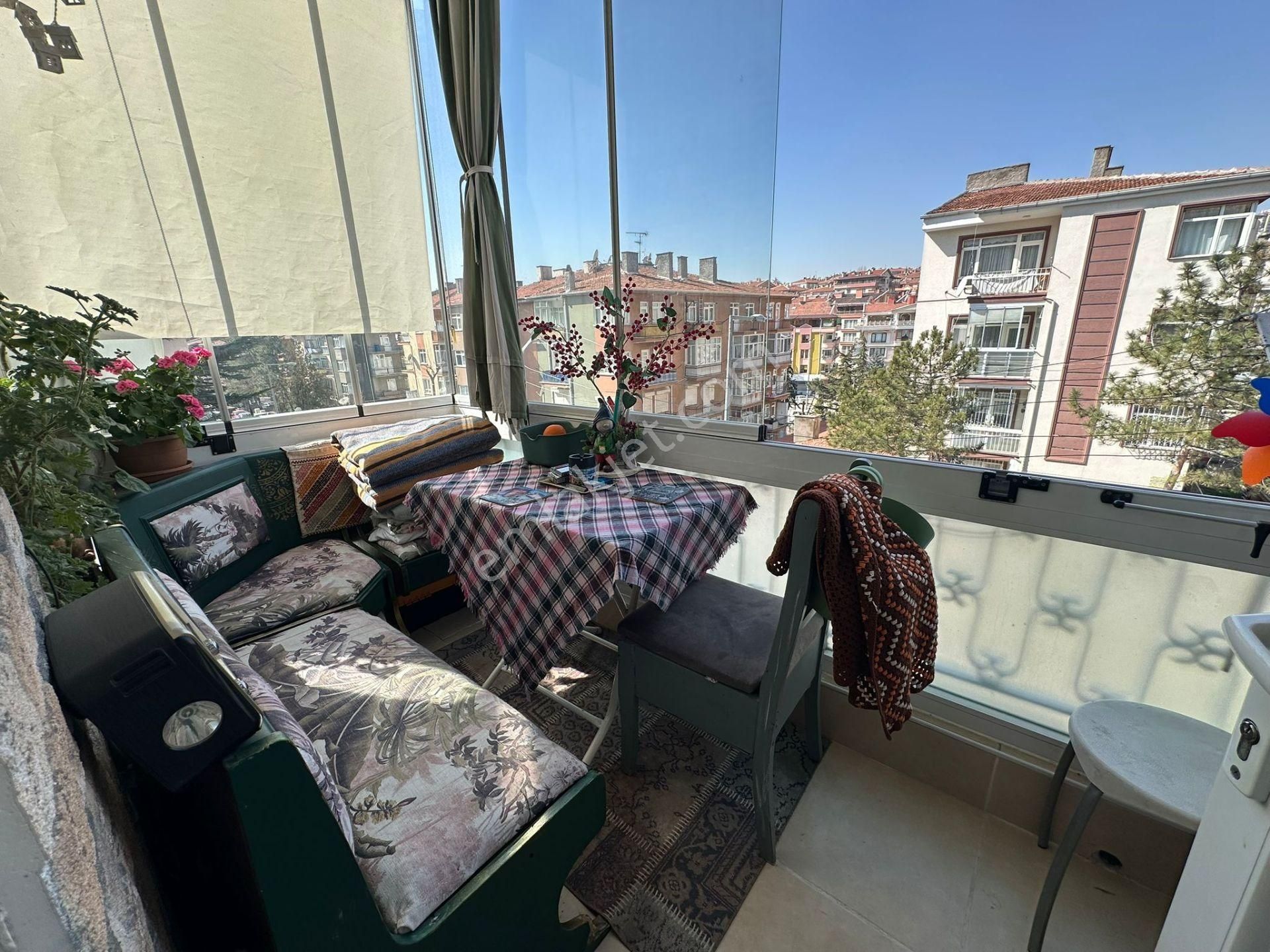 Acil ! Çavdar Sokak'da Metro Yakını 3+1 Orta Kat Ön Cep Full - Görsel 20