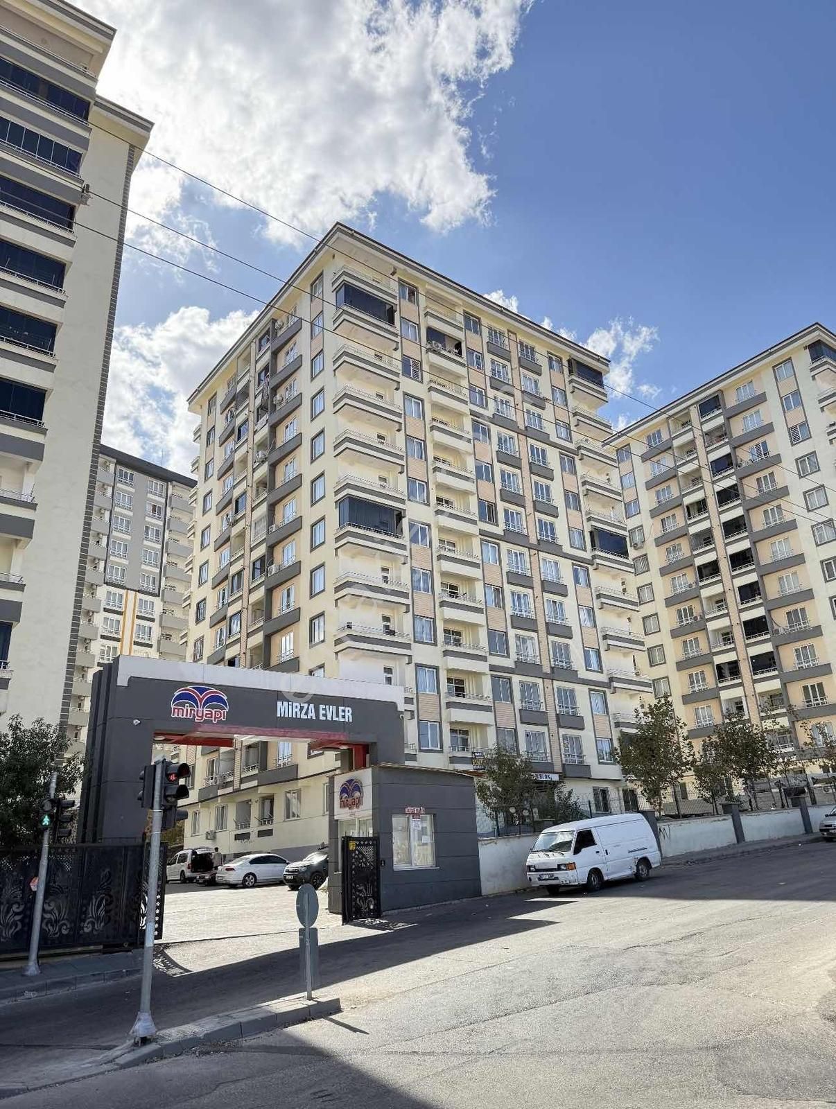 Kareden Seyrantepede Satılık Fırsat Fiyatlı Sıfır 2+1 Daireler