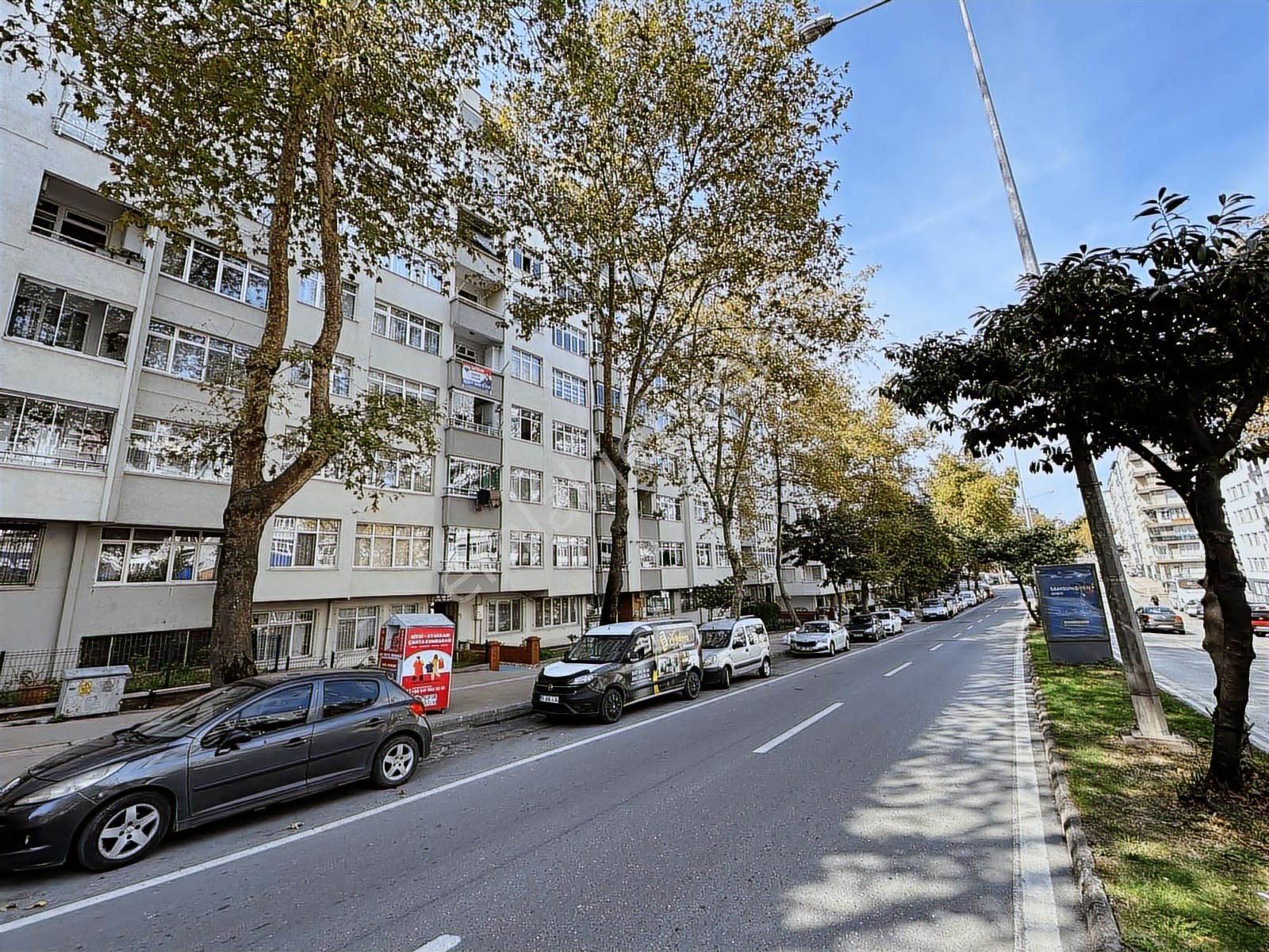 Kadir Aslan'dan 100.yıl Bulvarı Satılık 3+1