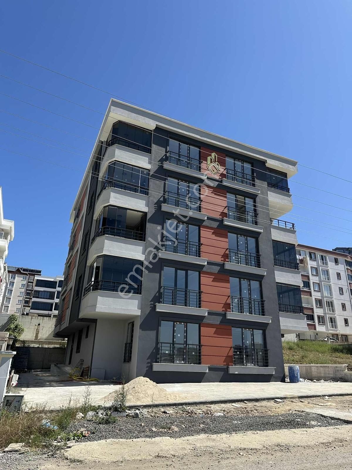 Samet'ten Mevlana Mah Satılık Giriş Kat 1+1 Daire