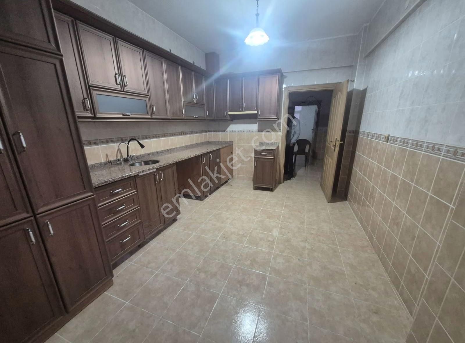 Öz Yıldız Emlaktan Çamlık Mahellesinde 2+1 Kiralık Daire