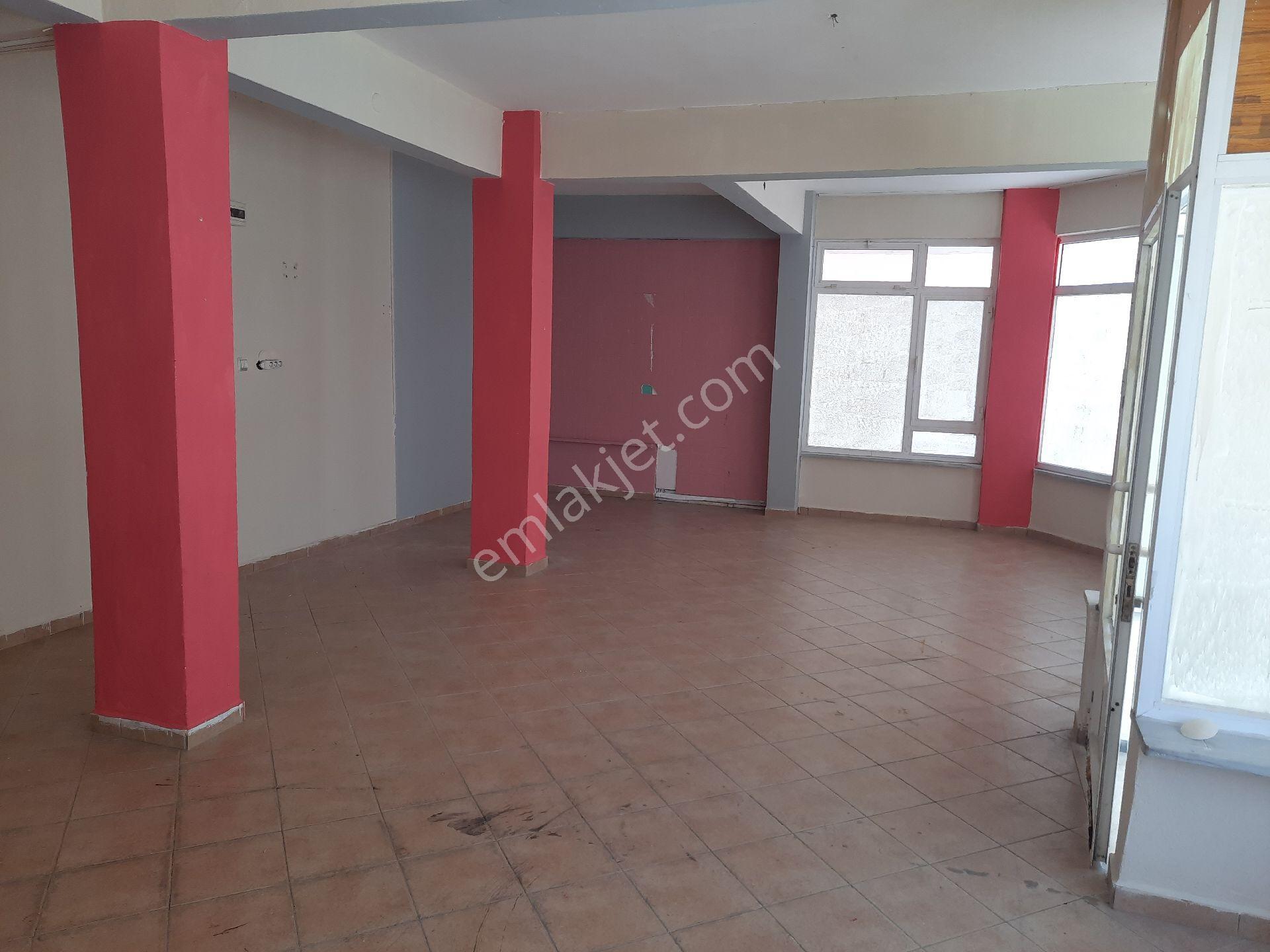 Büyükçekmece Celaliyede Kiralık 95 M Giriş Dükkan - Görsel 4