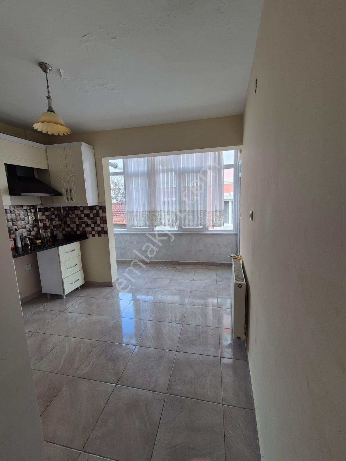 Büyükçekmece Celaliyede Kiralık 2+1 .85 M 1.kat Masrafsız Daire - Görsel 3