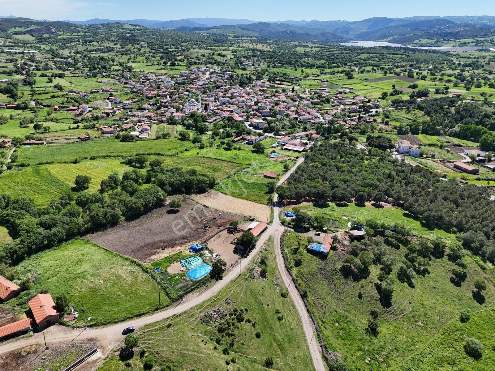 Yol - Su- Elektrik Hazır, Köy Yerleşimine 200m Mesafede Tarla, - Görsel 11
