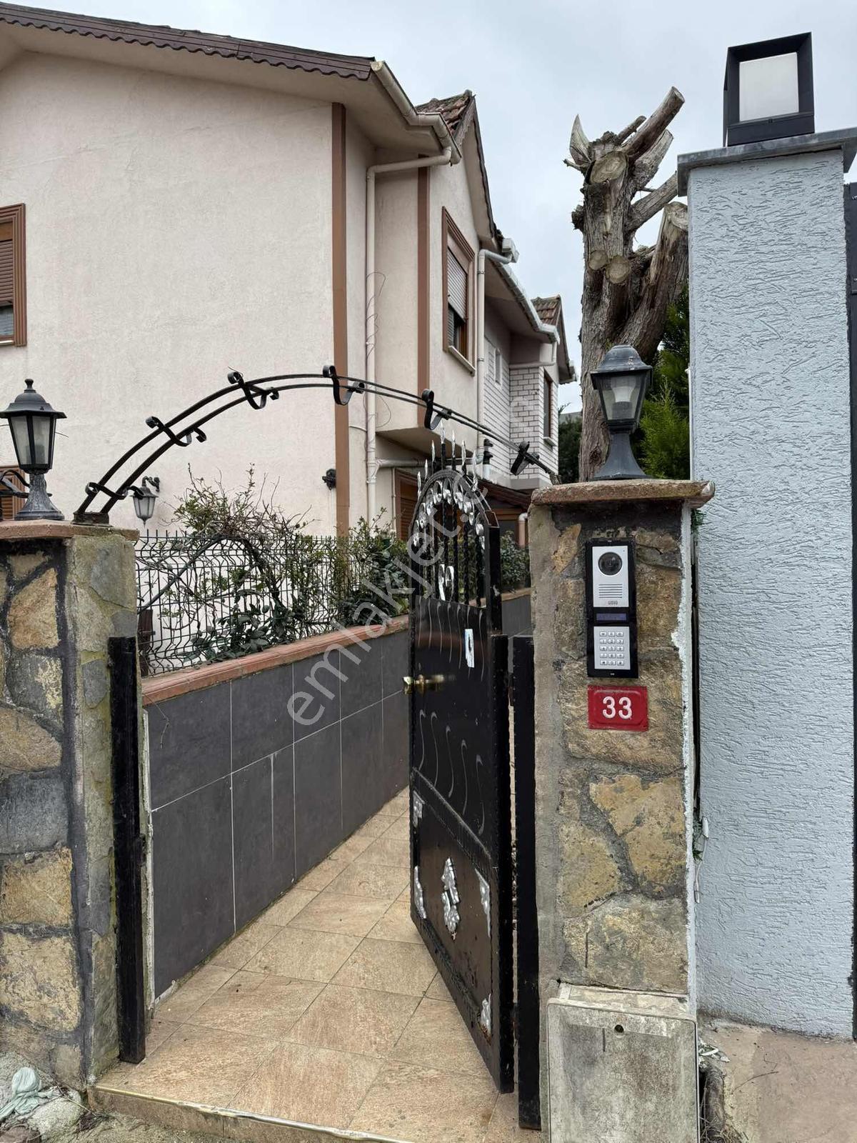 Şile Kumbaba Merkezde Eşyalı Bahçeli Şömineli İkiz Villa - Görsel 27