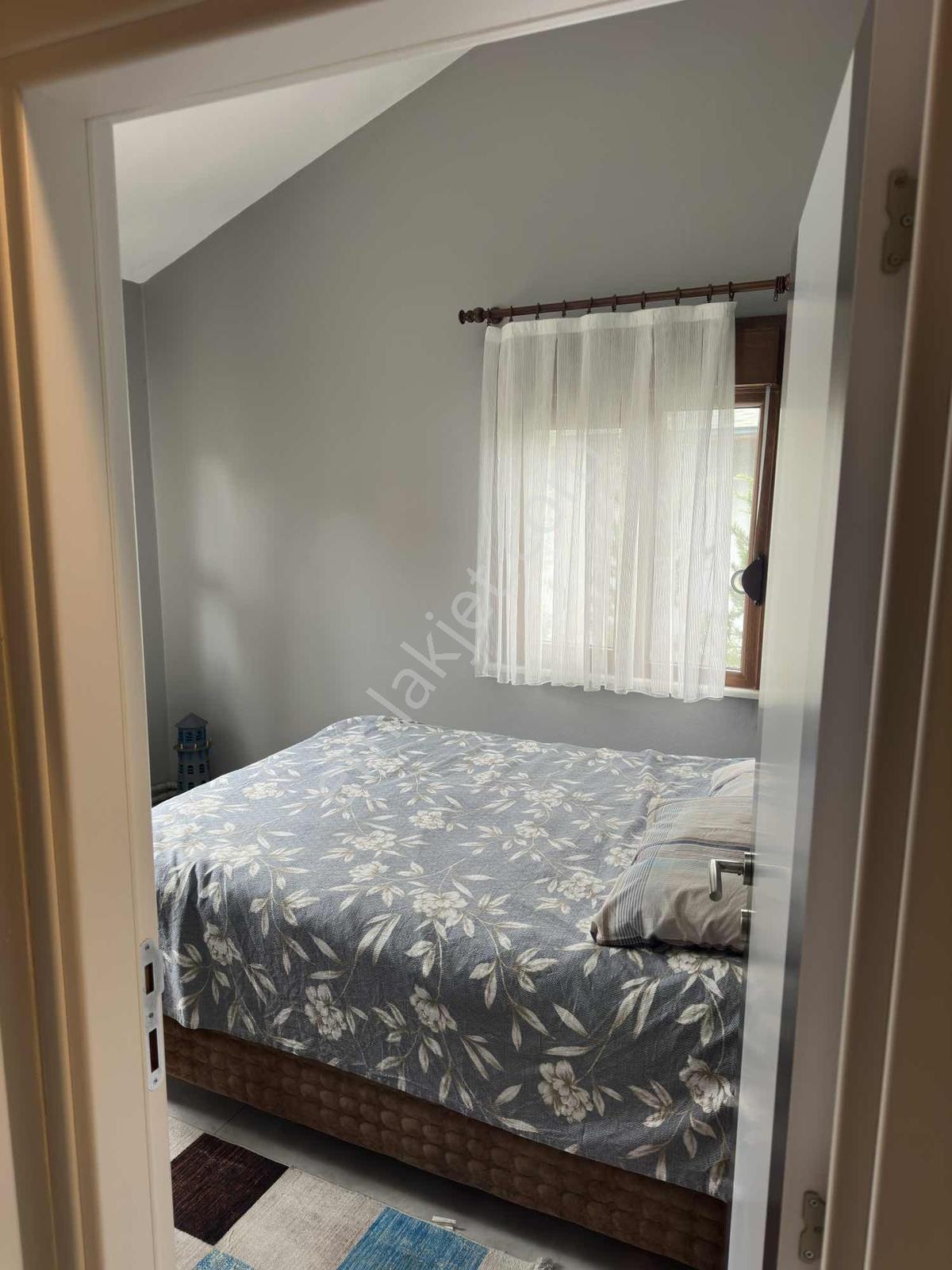 Şile Kumbaba Merkezde Eşyalı Bahçeli Şömineli İkiz Villa - Görsel 9