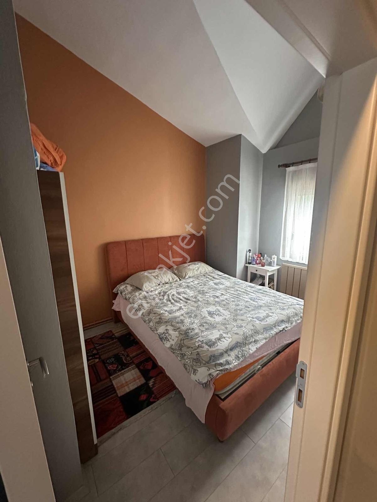 Şile Kumbaba Merkezde Eşyalı Bahçeli Şömineli İkiz Villa - Görsel 16