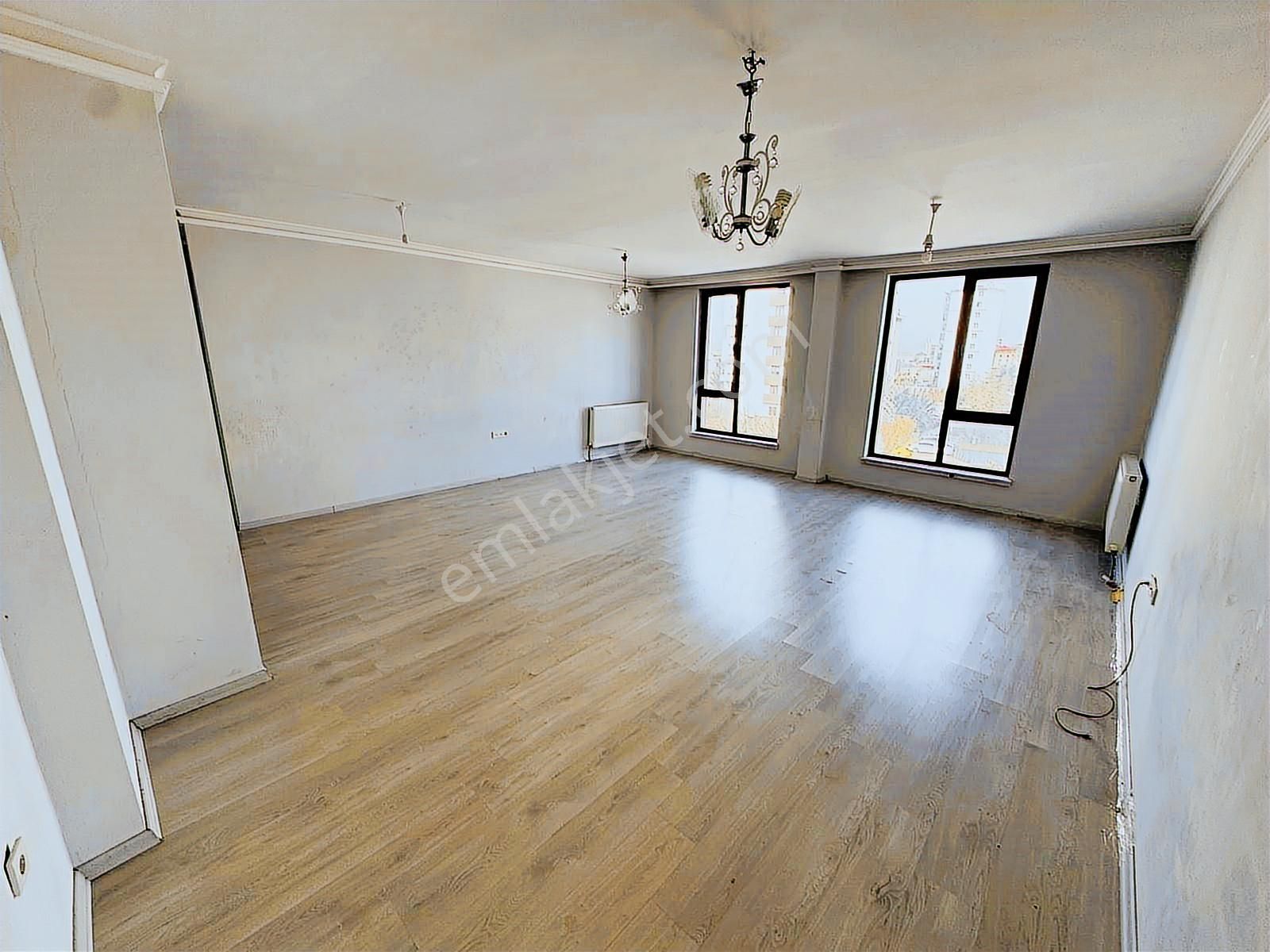 Bağlıca'da Süper Konumda Ara Katta Önü Açık 5+1 Kiralık Daire - Görsel 29