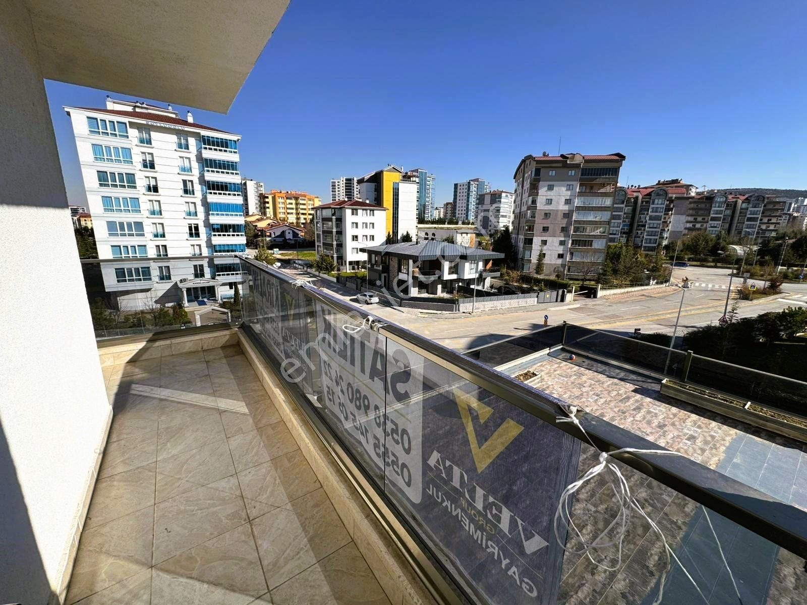Bağlıca'da Süper Konumda Ara Katta Önü Açık 5+1 Kiralık Daire - Görsel 32