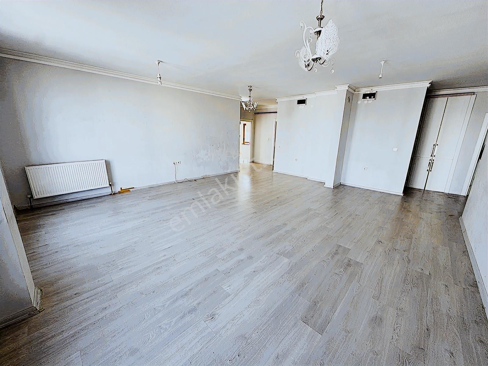 Bağlıca'da Süper Konumda Ara Katta Önü Açık 5+1 Kiralık Daire - Görsel 10