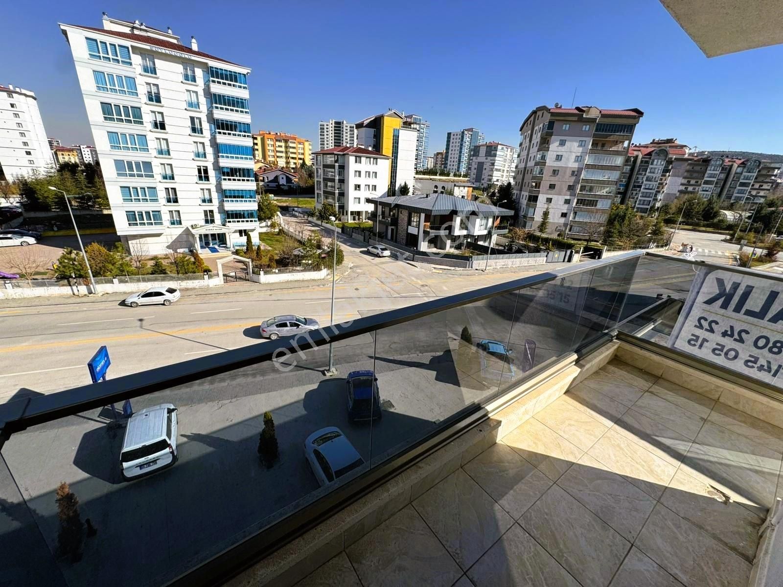 Bağlıca'da Süper Konumda Ara Katta Önü Açık 5+1 Kiralık Daire - Görsel 15