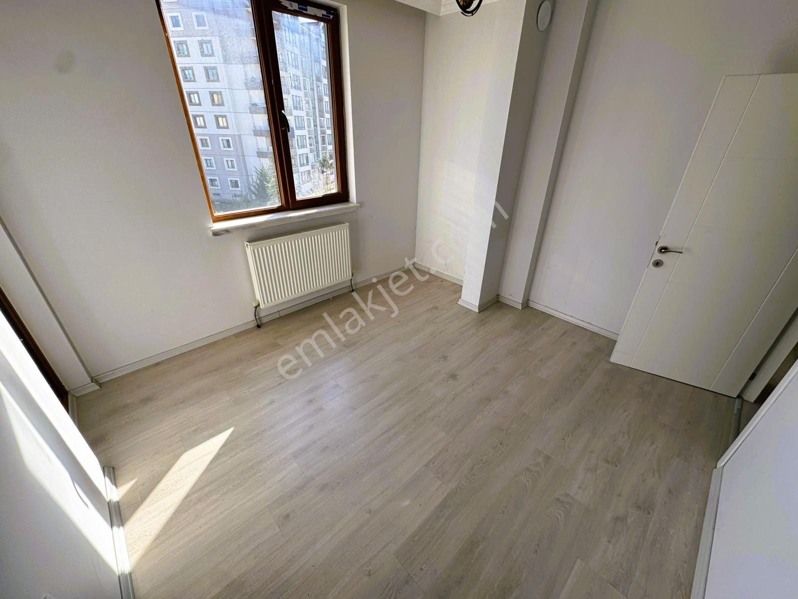 Bağlıca'da Süper Konumda Ara Katta Önü Açık 5+1 Kiralık Daire - Görsel 33