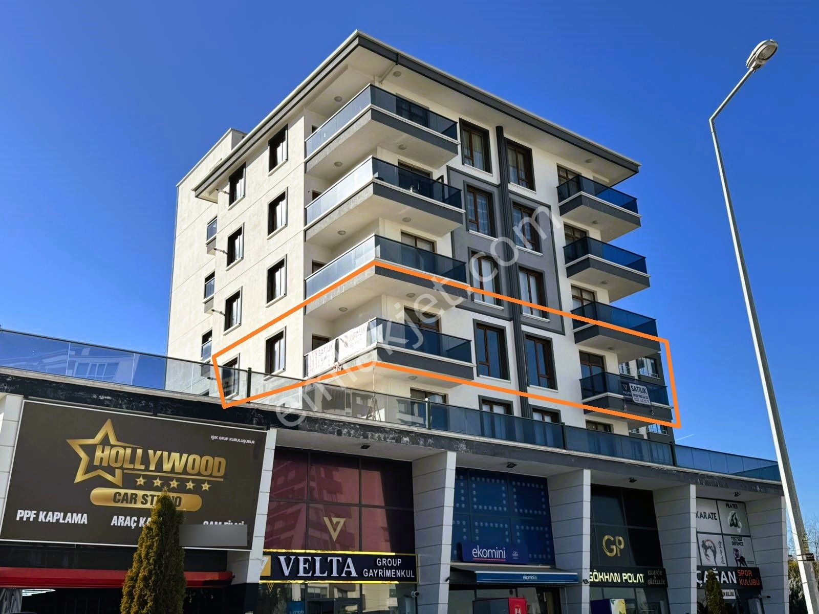 Bağlıca'da Süper Konumda Ara Katta Önü Açık 5+1 Kiralık Daire