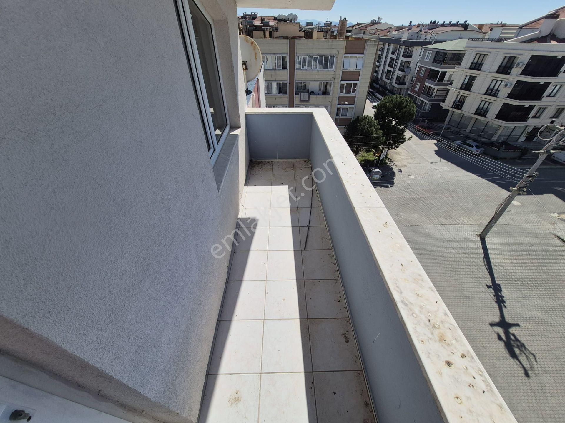 Balıkesir Altınkum'da Satılık Köşe Asansörlü 5+1 Dublkes Daire - Görsel 12