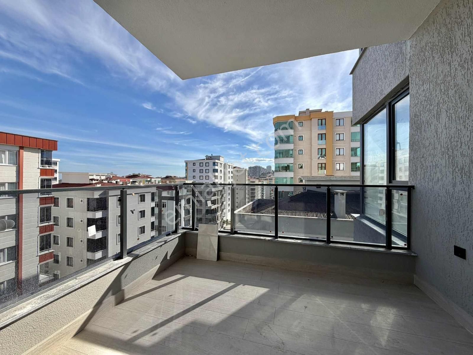 Atakum'da Satılık Mutfak Salon Ayrı Lüks Geniş Balkon 2+1 - Görsel 6