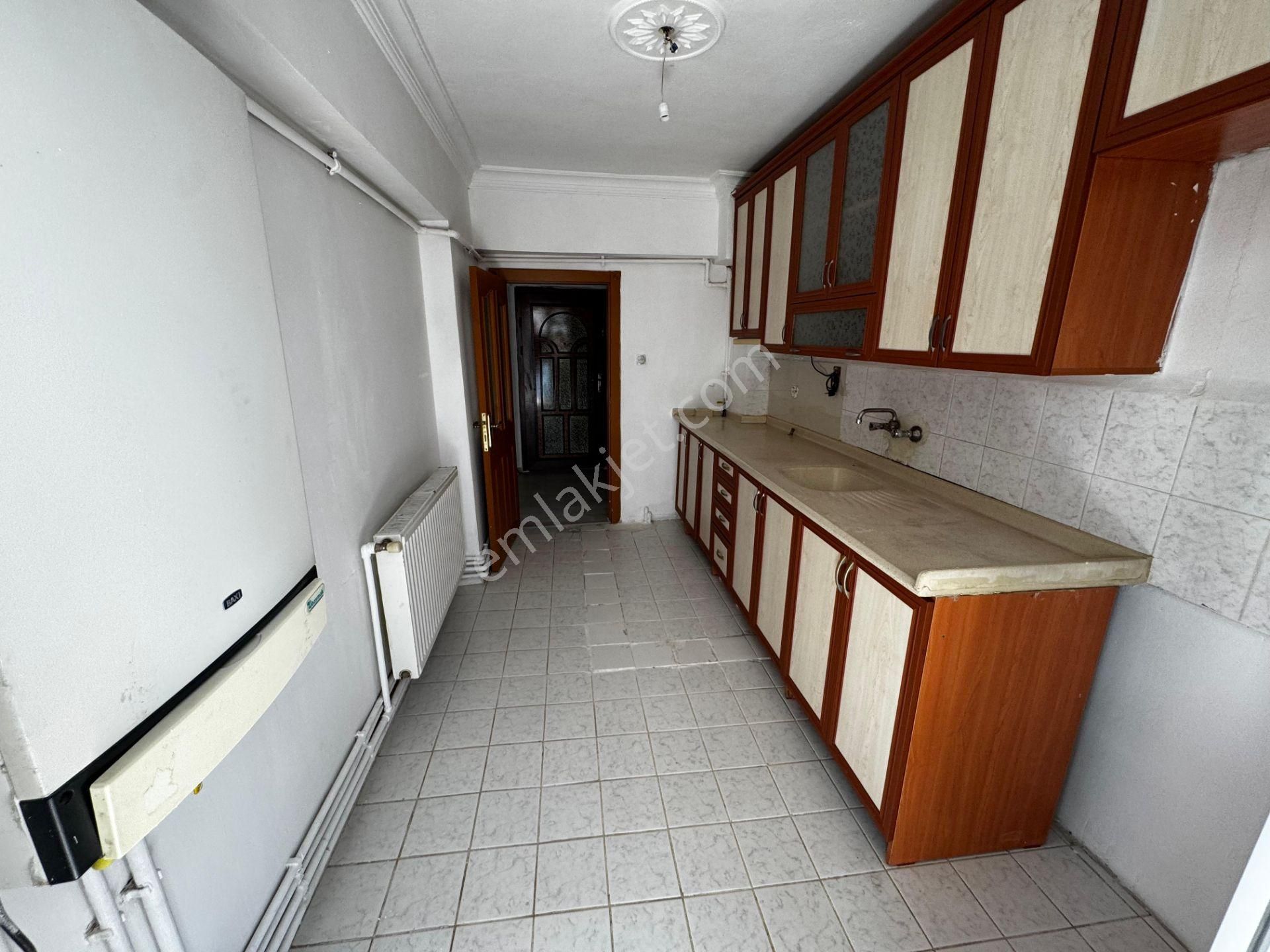 Es-as Emlaktan Selçukluda Ara Katta 3+1 Kiralık Daire - Görsel 4