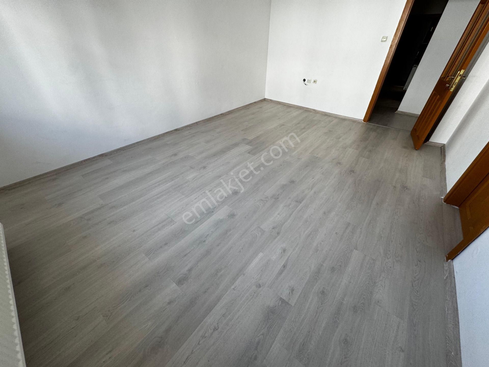Es-as Emlaktan Selçukluda Ara Katta 3+1 Kiralık Daire - Görsel 11