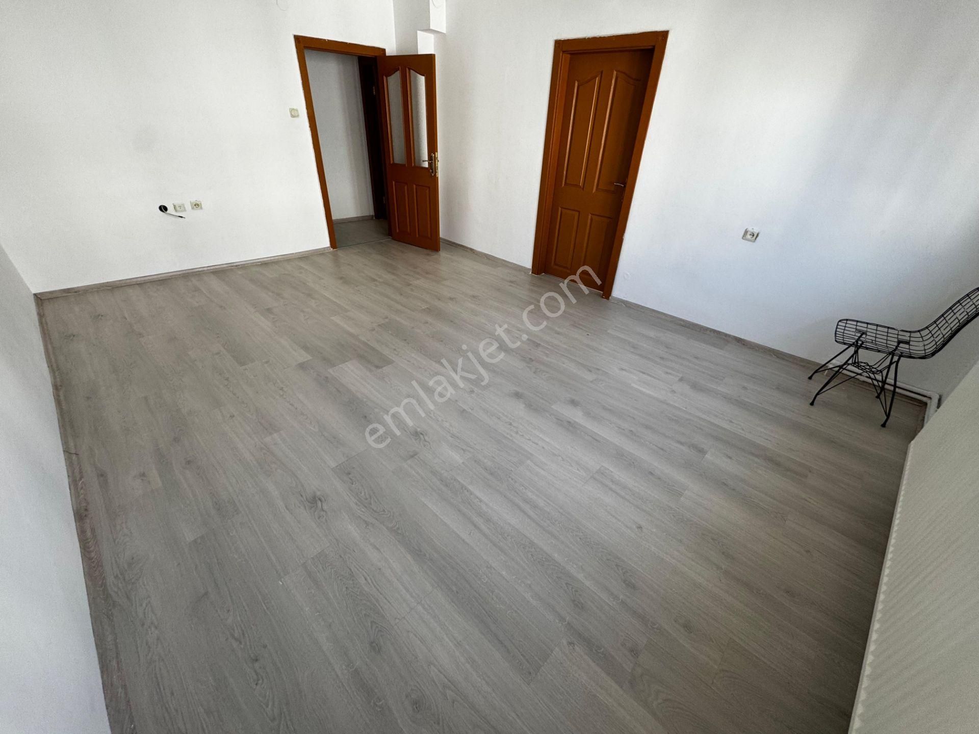 Es-as Emlaktan Selçukluda Ara Katta 3+1 Kiralık Daire - Görsel 7