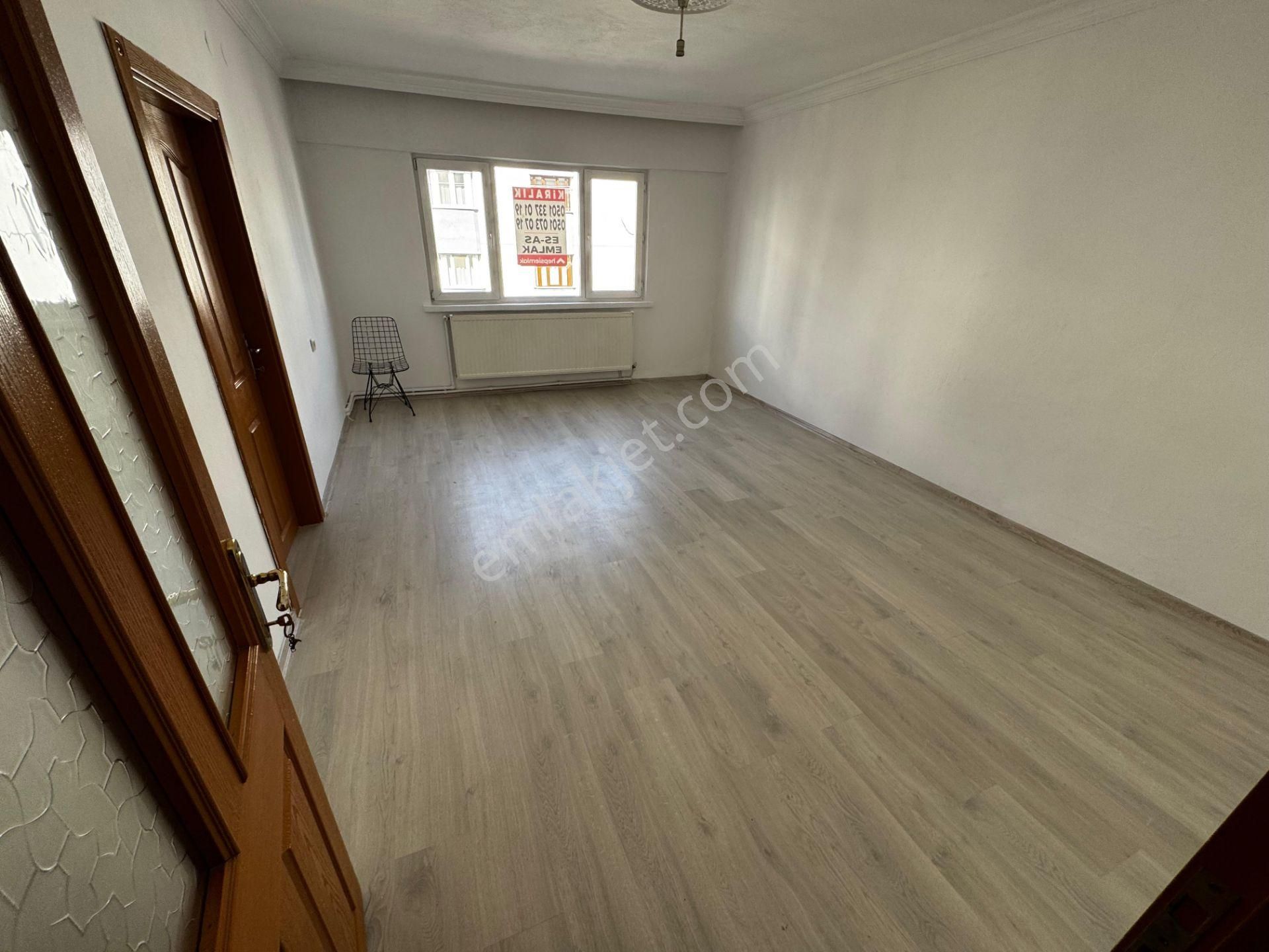 Es-as Emlaktan Selçukluda Ara Katta 3+1 Kiralık Daire - Görsel 9