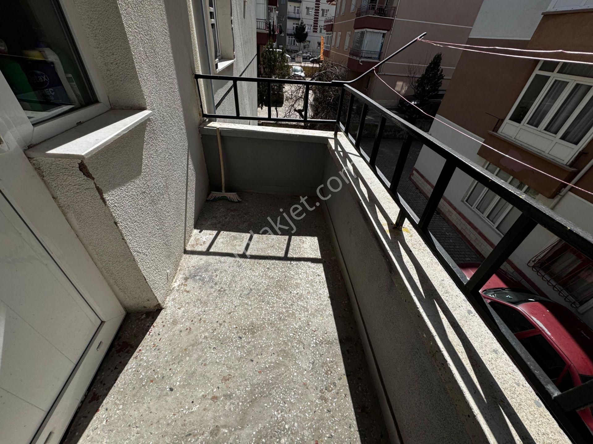 Es-as Emlaktan Selçukluda Ara Katta 3+1 Kiralık Daire - Görsel 35