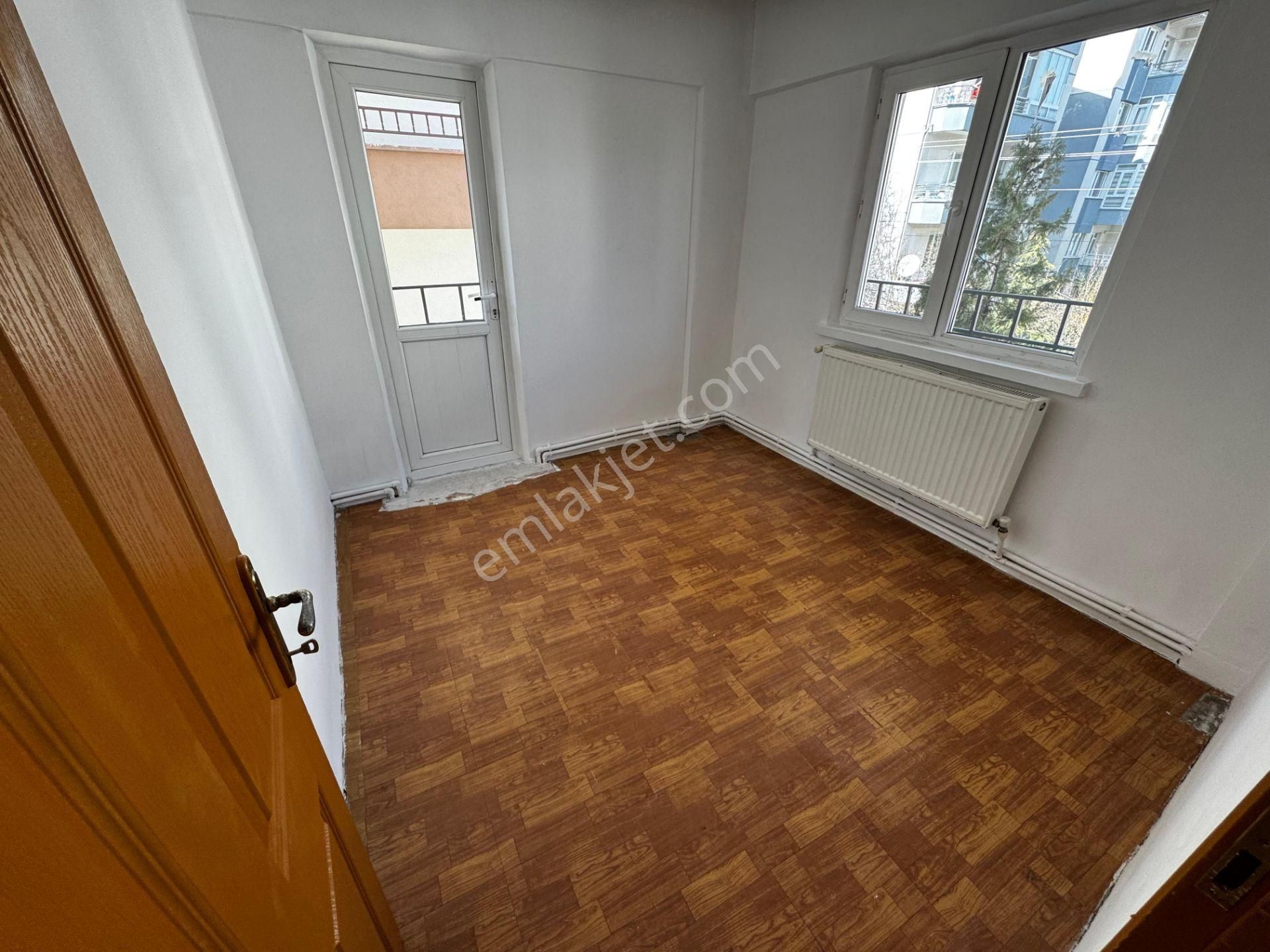 Es-as Emlaktan Selçukluda Ara Katta 3+1 Kiralık Daire - Görsel 12