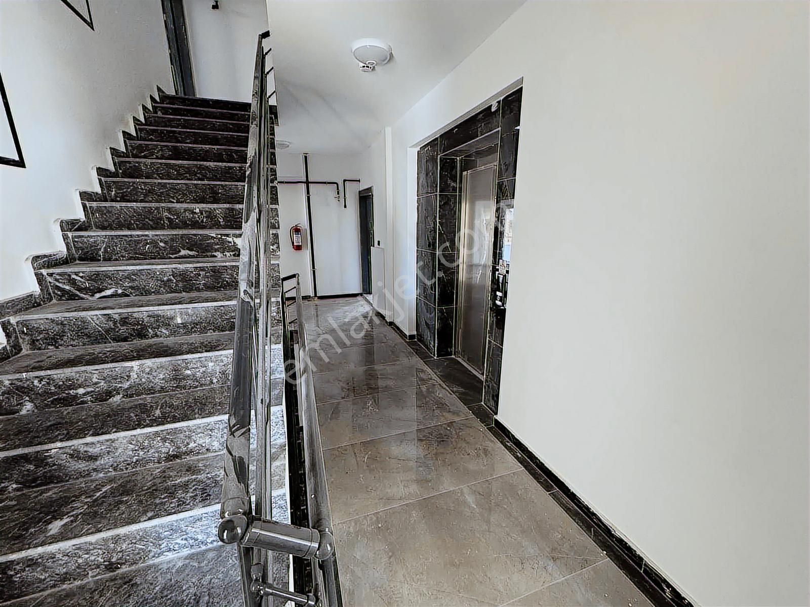 Atakum Toplu Konut Bulvarına Cephe 1+1 Yatırımlık/iskanlı - Görsel 14