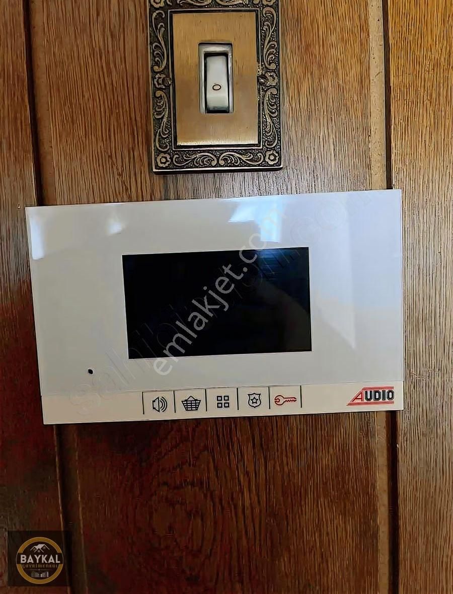 Sivas Caddesinde Tramvay Durağı Dibinde 3+1 Kiralık Daire - Görsel 6