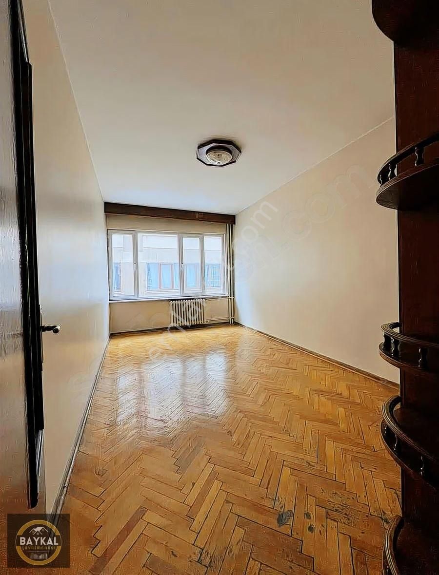 Sivas Caddesinde Tramvay Durağı Dibinde 3+1 Kiralık Daire - Görsel 4