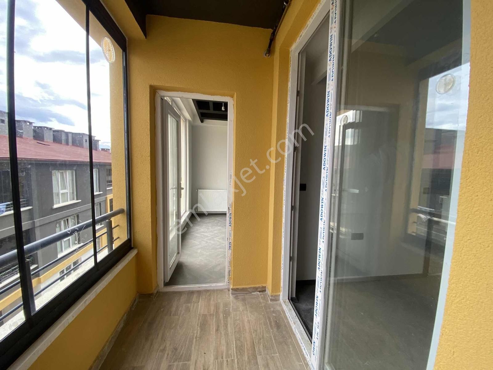 Atakum Körfez Mahallesinde Prestijli Sitede Satılık 1+1 Daire - Görsel 16